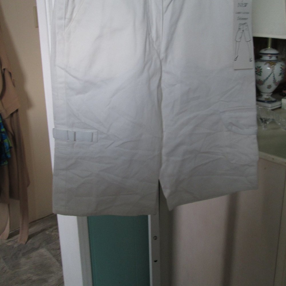 LARRY LEVINE Petite $60 White 100% Cotton Flat Waist Skimmer Pants sz 6P NWT